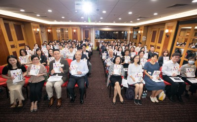 Lingnan’s Asia-Pacific Institute of Ageing Studies introduces carers’ handbook and organises public forum on caregiving service