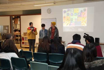 岭大同学以英语、粤语及普通话朗诵由澳门大学学生创作的俳句。