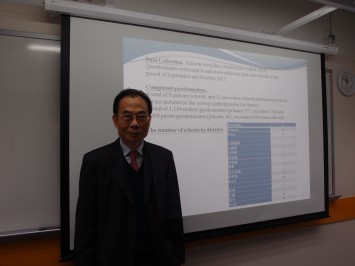 Prof Ho Lok-sang presents findings of the Children Happiness Index Survey 2013. 