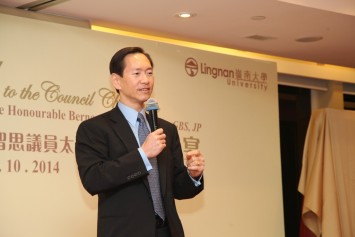 陈智思先生在晚宴上分享他在任校董会主席六年期间的点滴。